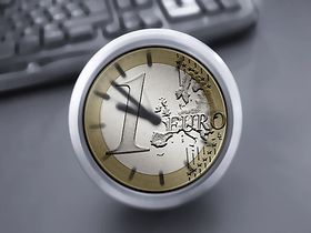 1-Euro-Münze als Uhr