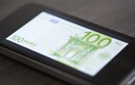 100 Euro Schein auf Smartphone