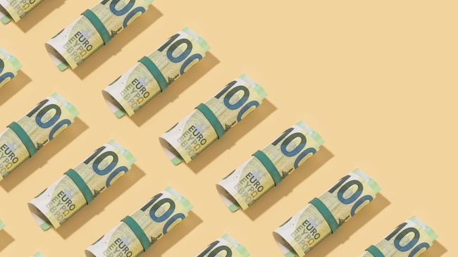 Kein übliches Gelegenheitsgeschenk: Vater schenkt Sohn 20.000 EUR zu Ostern