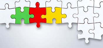 Grün Rot Gelb in Puzzle weiß