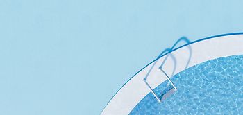 3D-Darstellung des außen Pools im Sonnenlicht