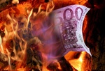 500-Euro-Schein brennt verbrennen Heizkosten