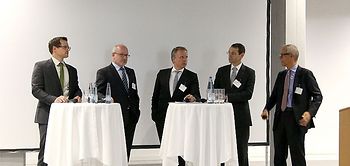Abb. 1: Podiumsdiskussion zur Controllerrolle