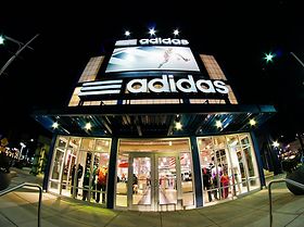Adidas store_pixabay