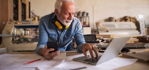 Sind ältere Beschäftigte durch digitale Technologie überfordert?