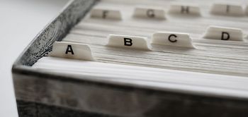 alphabetische karteikartenablage im register