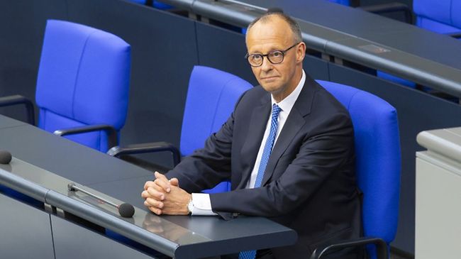 Friedrich Merz nach Vereidigung als Bundeskanzler Bundestag