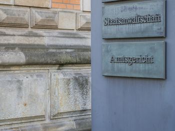 Amtsgericht Eingangsschild