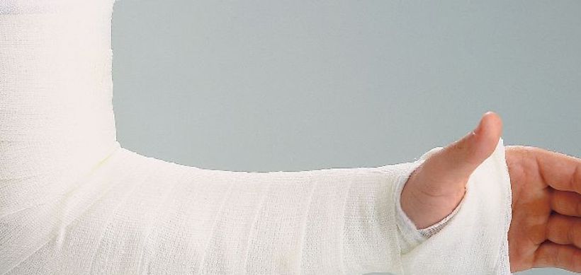 Arm im Gips