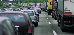 Rettungsgasse auf Autobahn: Keine Bedenkzeit für Autofahrer