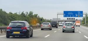 Abstandsverstoß auf Autobahn: Fahrverbot zwingend?