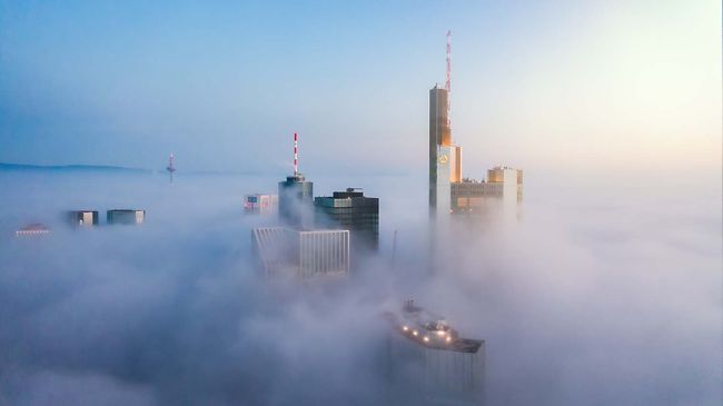 bankenhochhaus_nebel_morgenstimmung.