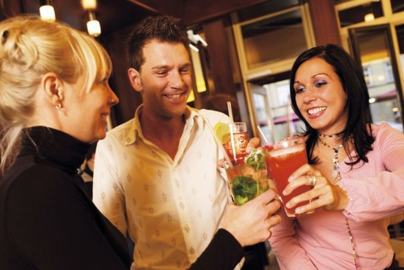 Russland: Es gehört sich nicht, Einladungen von russischen Geschäftspartnern anzunehmen. 