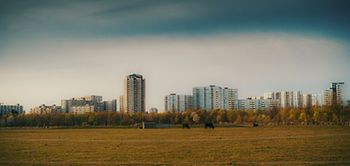 Berlin Gropiusstadt Himmel Gewitter Wiese