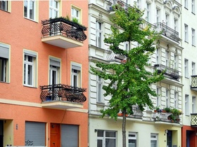 Berlin Moabit Häuserfassaden Altbau 