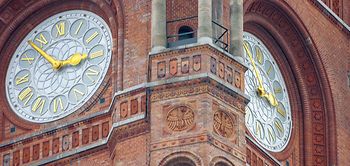 Berlin Rotes Rathaus Turm Uhr