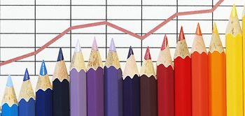 Bilanz Steigung mit roter Linie und Buntstiften