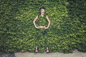 Grüne Wand Efeu Frau 