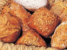 Brötchen im Korb
