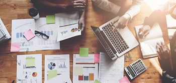 Büro Menschen Bericht