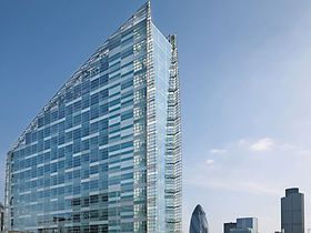 Bürogebäude 30 Crown Plaza London