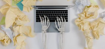 Burnout Skelett Laptop