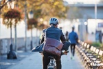 Businessmann Stadt Fahrrad Rad ökologisch Nachhaltigkeit