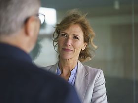 Businesswoman lächelt