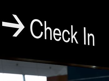 Check In Schild