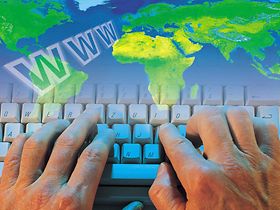 Computertastatur mit Bild von Weltkarte