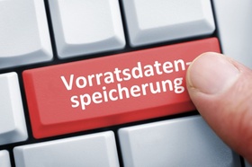Computertaste mit der Aufschrift Vorratsdaten, Symbolbild Vorratsdatenspeicherung, Deutschland