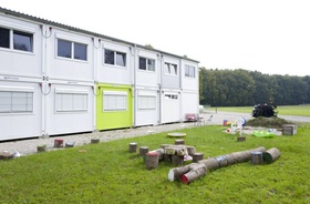 Containerflüchtlingsunterkunft in Edling im Landkreis Wasserburg.