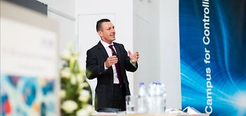 Covestro-CFO Frank H. Lutz stellt das Excellence Project vor