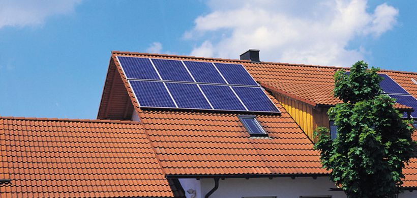 Dach mit Solaranlage