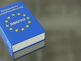 Datenschutzgrundverordnung (DSGVO) Buch Europa-Farben