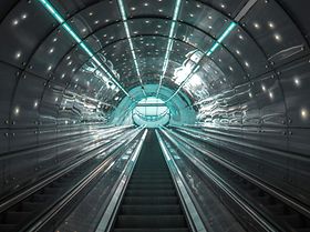 Digitalisierung Rolltreppe Zukunft KI Treppe aufwärts