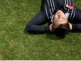 Dösender Schiedsrichter