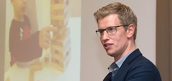 Dr. Bastian Halecker