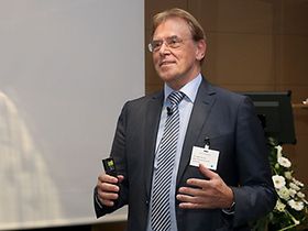 Dr. Lothar Burow