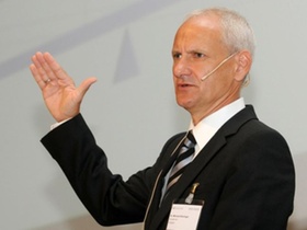 Dr. Michael Kieninger 