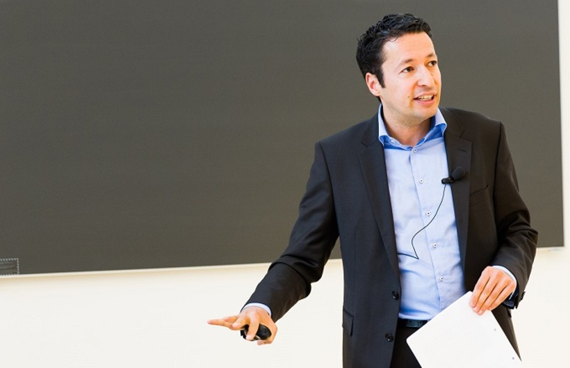 Dr. Peter Scherpereel