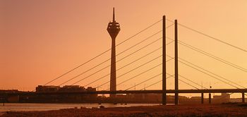 Düsseldorf Skyline im Sonnenuntergang