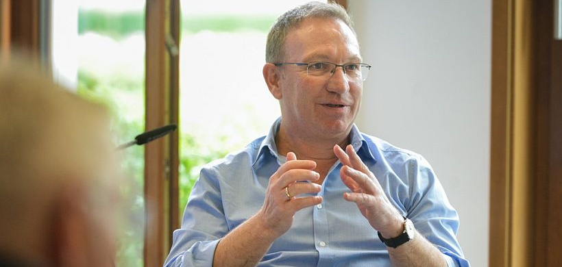 Thomas Auer beim DW-Expertengespräch