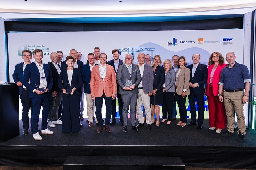 DW-Zukunftspreis Gruppenfoto Sieger 2025