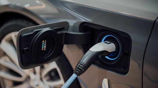 E-Auto an Ladestation