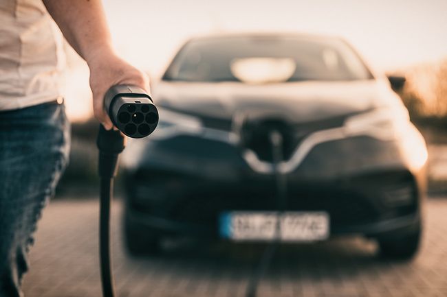 BMF: Stromkosten bei betrieblichen Elektro- und Hybridfahrzeugen