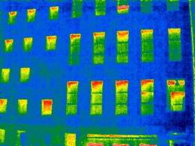 Energieeffizienz Gebäude blau grün