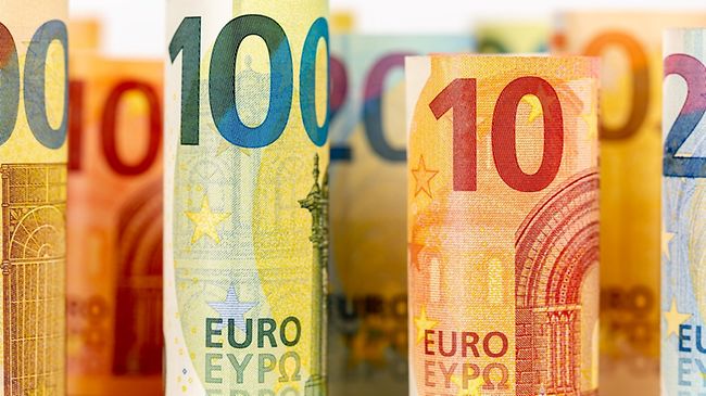 Euro-Scheine gerollt