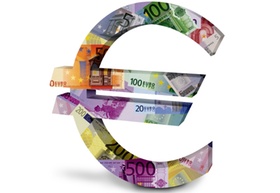 Euro-Zeichen aus Euroscheinen