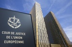 Europäischer Gerichtshof vor blauem Himmel